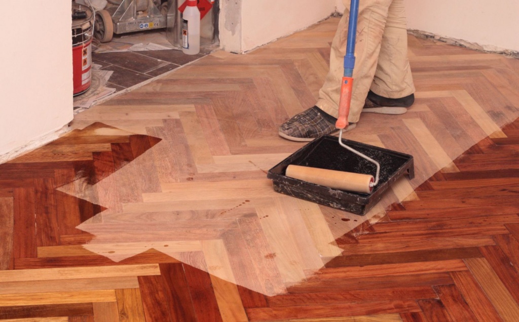 Лакировка паркета в Богородицке – услуги от Мастер24, покрытие лаком, цена от 107 руб
