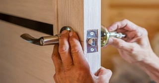 Установка и замена дверной ручки в Богородицке от 289 руб. – Мастер24, монтаж фурнитуры, недорого